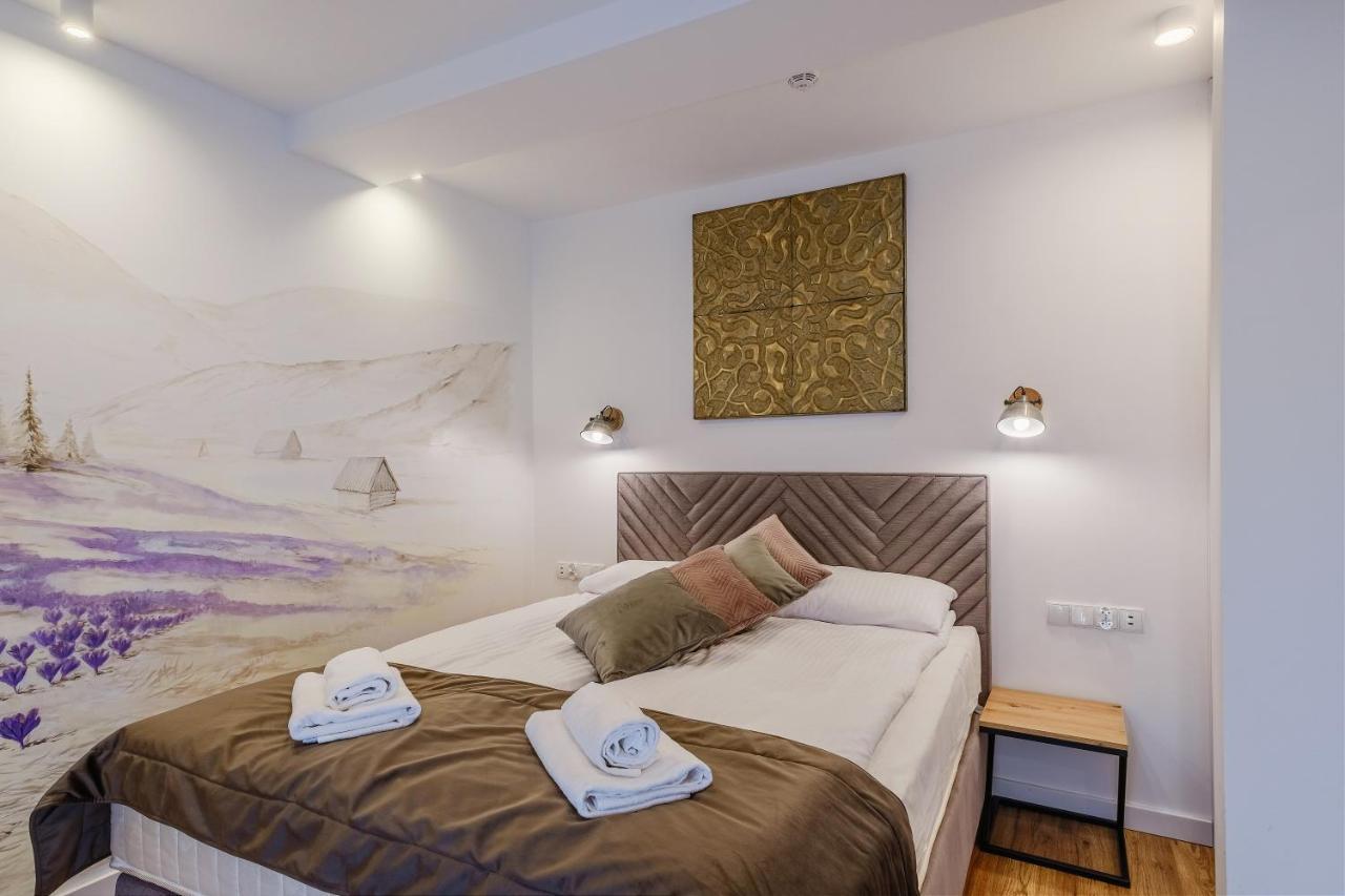 Rezydencja Ornak 5 - Stylowe Apartamenty Z Balkonami I Jacuzzi, 5 Min Pieszo Do Krupowek, Izby Podhalanskie 자코파네 외부 사진