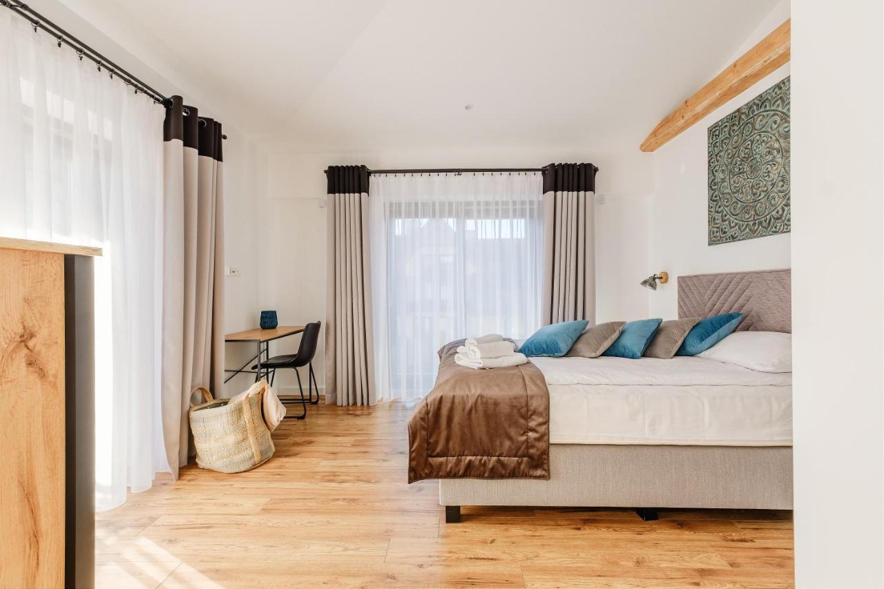 Rezydencja Ornak 5 - Stylowe Apartamenty Z Balkonami I Jacuzzi, 5 Min Pieszo Do Krupowek, Izby Podhalanskie 자코파네 외부 사진