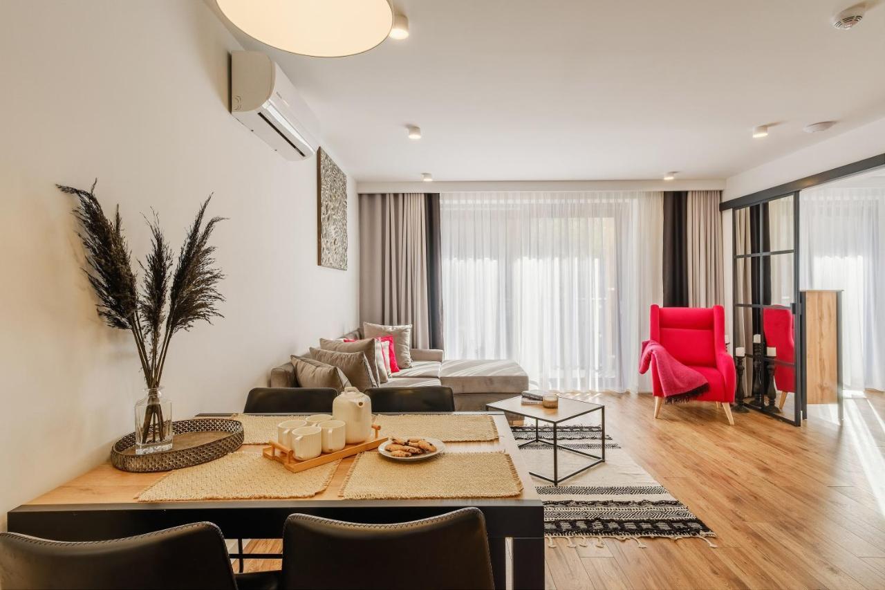 Rezydencja Ornak 5 - Stylowe Apartamenty Z Balkonami I Jacuzzi, 5 Min Pieszo Do Krupowek, Izby Podhalanskie 자코파네 외부 사진