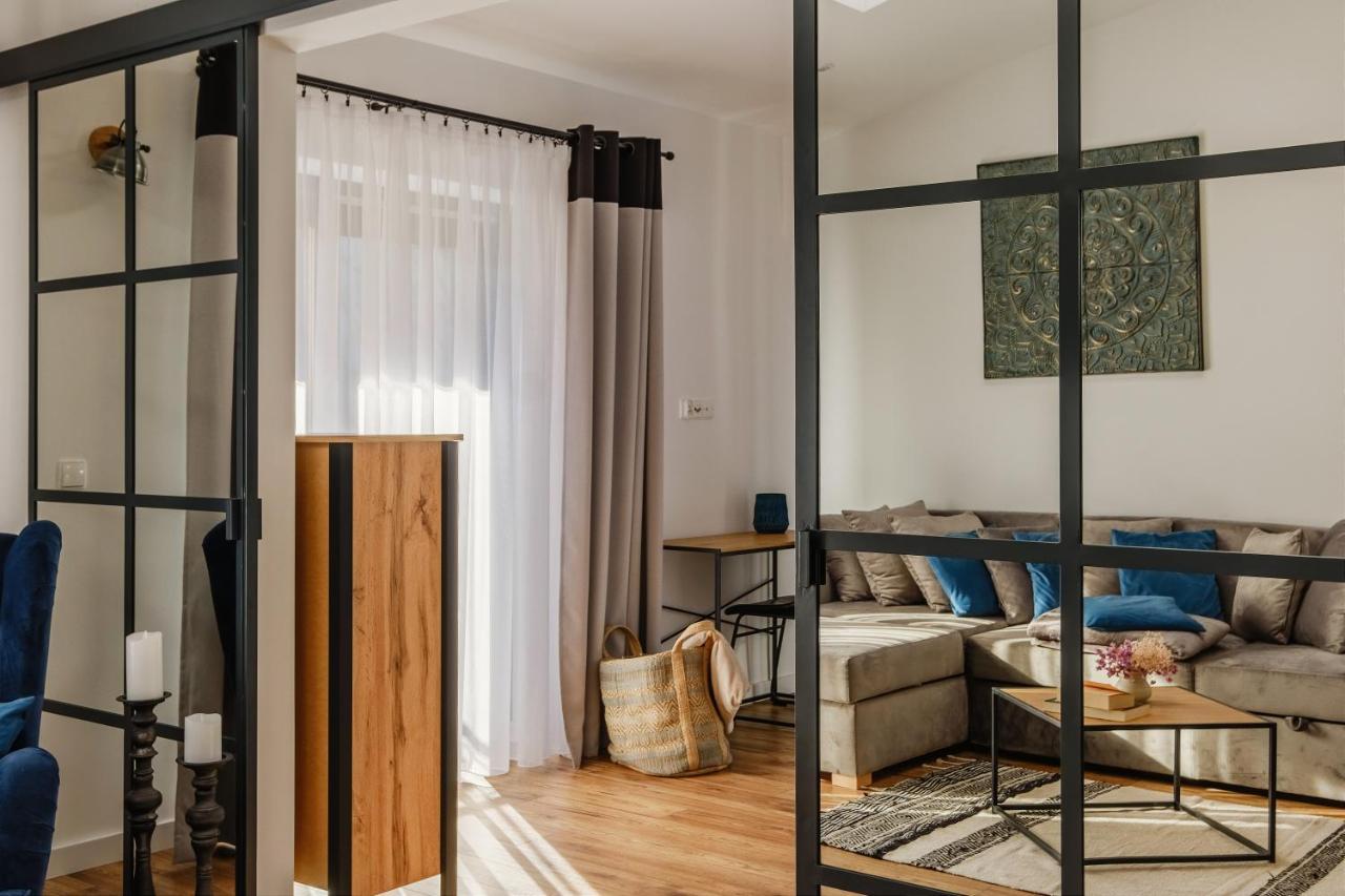 Rezydencja Ornak 5 - Stylowe Apartamenty Z Balkonami I Jacuzzi, 5 Min Pieszo Do Krupowek, Izby Podhalanskie 자코파네 외부 사진