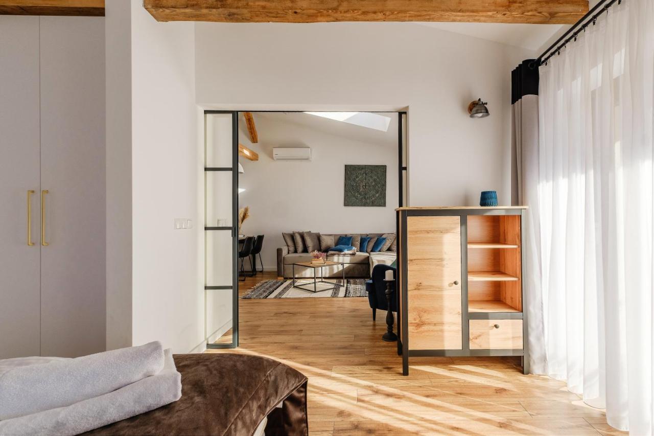 Rezydencja Ornak 5 - Stylowe Apartamenty Z Balkonami I Jacuzzi, 5 Min Pieszo Do Krupowek, Izby Podhalanskie 자코파네 외부 사진