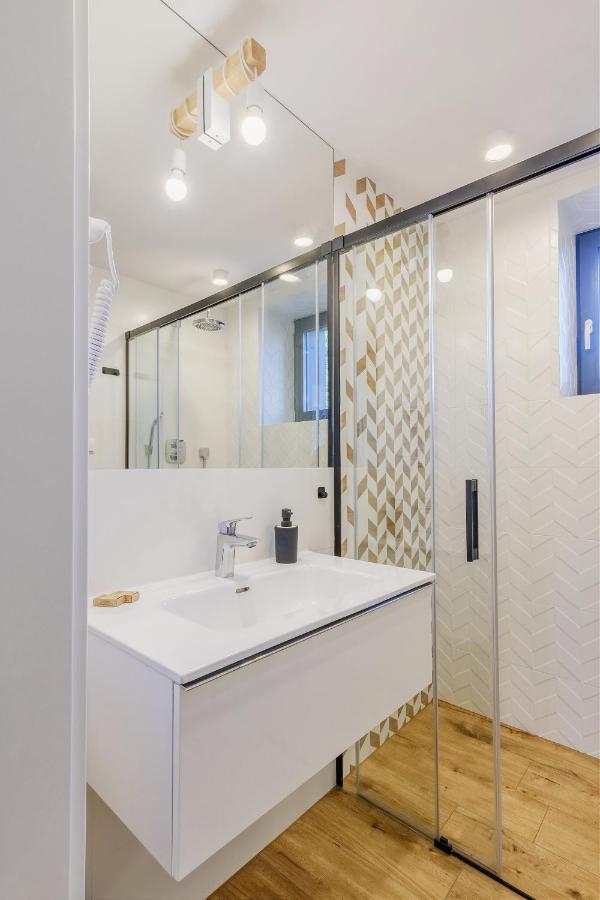 Rezydencja Ornak 5 - Stylowe Apartamenty Z Balkonami I Jacuzzi, 5 Min Pieszo Do Krupowek, Izby Podhalanskie 자코파네 외부 사진