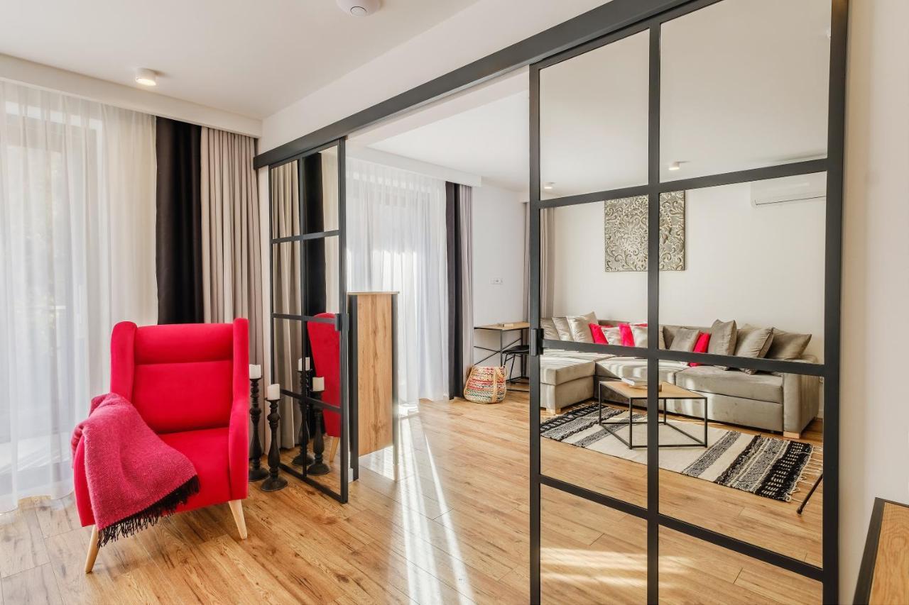 Rezydencja Ornak 5 - Stylowe Apartamenty Z Balkonami I Jacuzzi, 5 Min Pieszo Do Krupowek, Izby Podhalanskie 자코파네 외부 사진